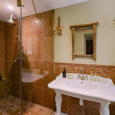 Chateau La Bruguiere 4* Tornac